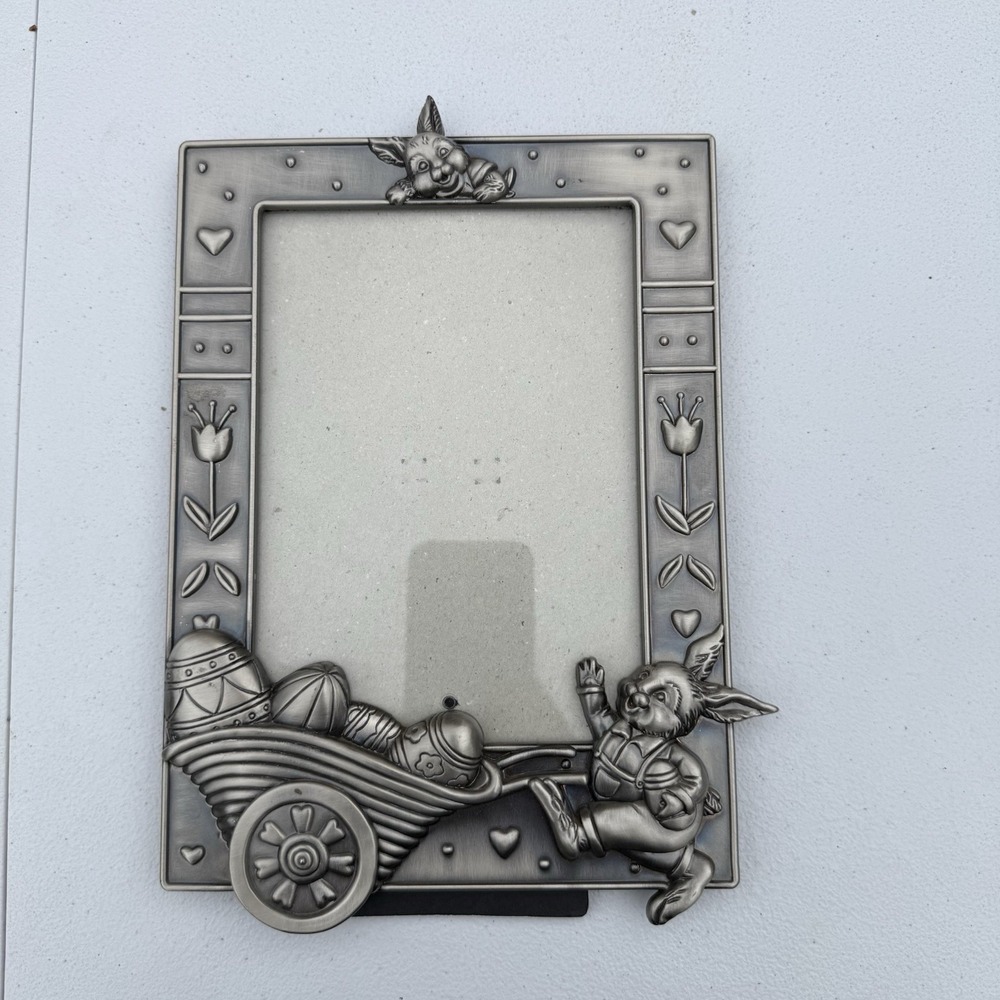 Silver Metal Rabbit Easter Frame With A Barrel Of Eggs Pewter?‎